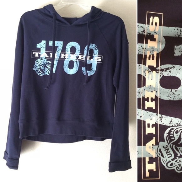 NWT UNC Tar Heels Chapel Hill Crop Hoodie Women’s Medium - Picture 1 of 7